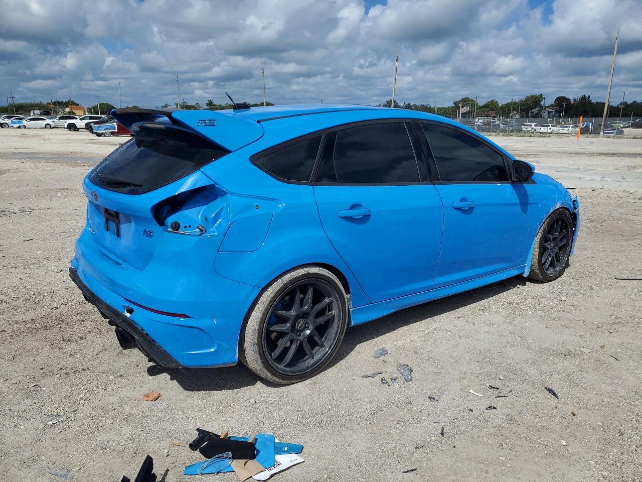 2017 FORD FOCUS RS photo 5