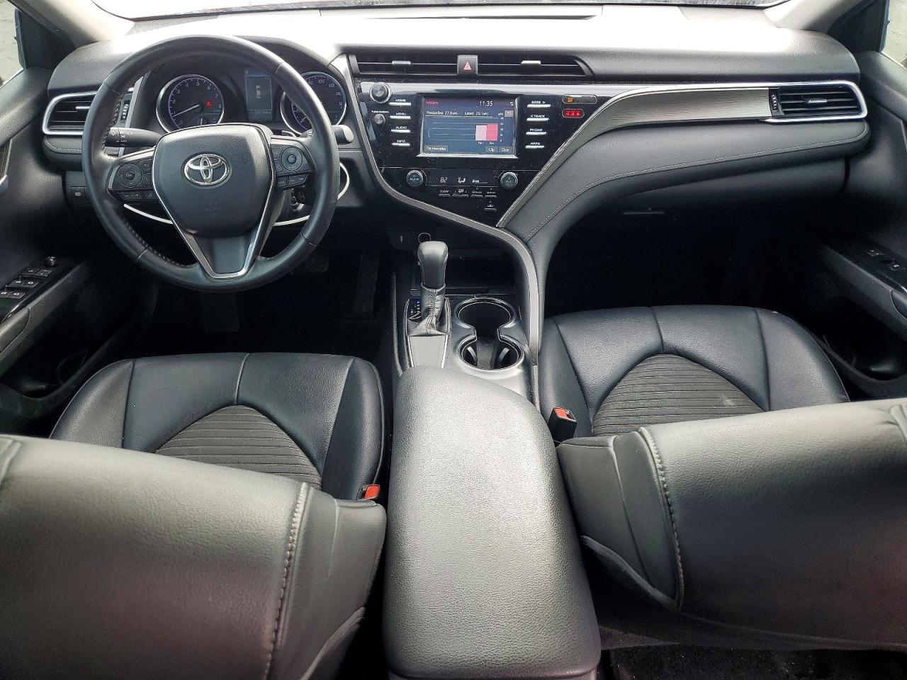 2018 TOYOTA CAMRY SE photo 8