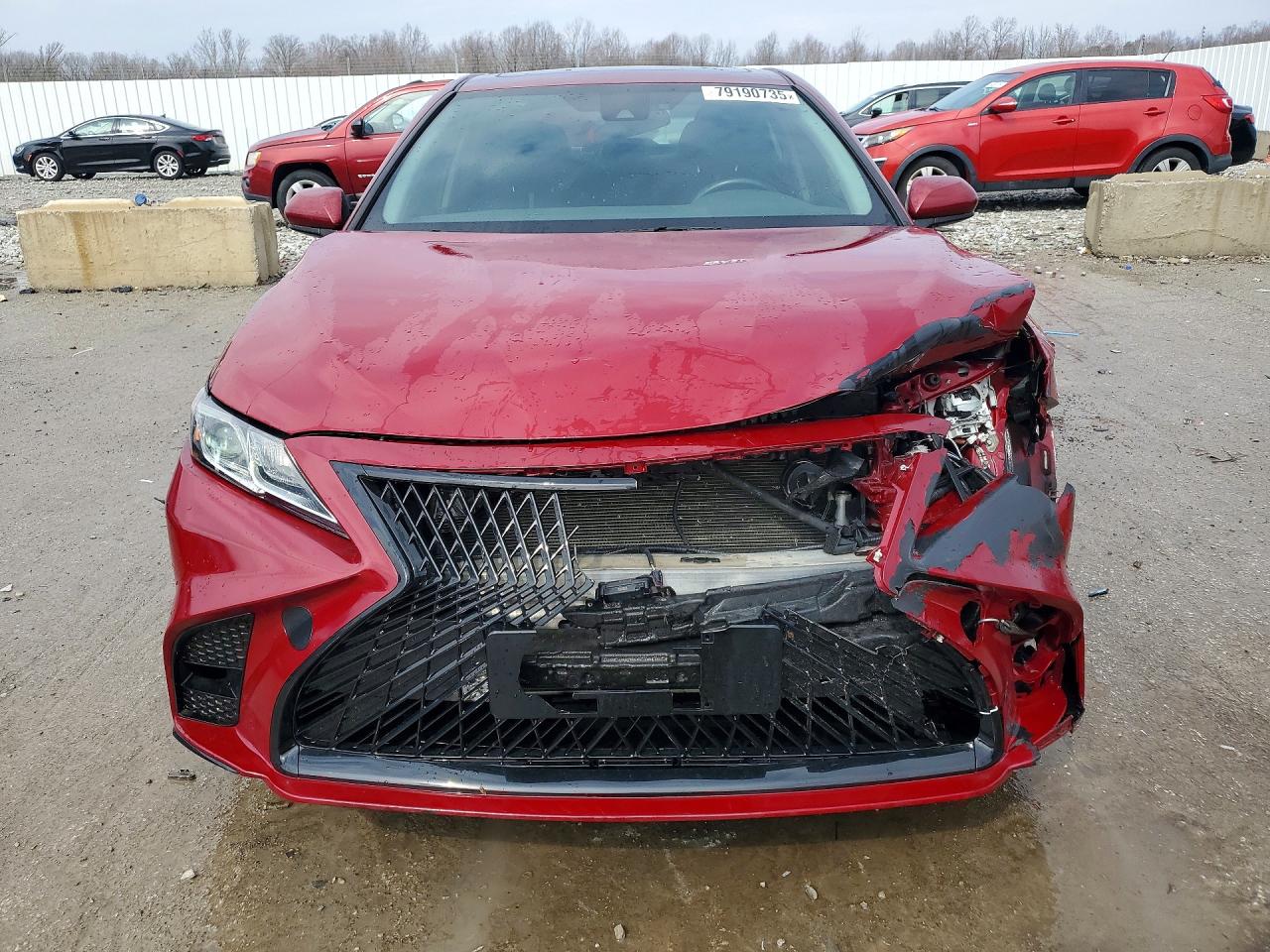 2018 TOYOTA CAMRY SE photo 5