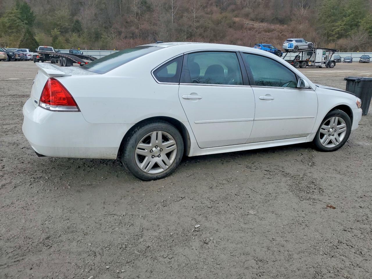 2013 CHEVROLET IMPALA LT photo 3