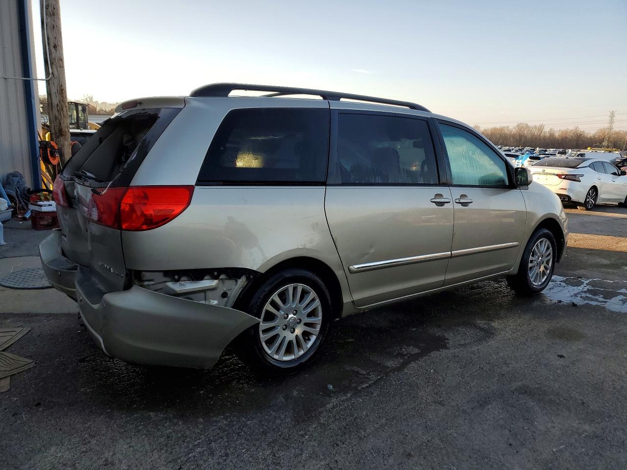 2008 TOYOTA SIENNA XLE LIMITED photo 3