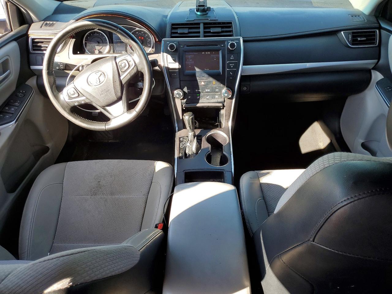 2016 TOYOTA CAMRY SE photo 15