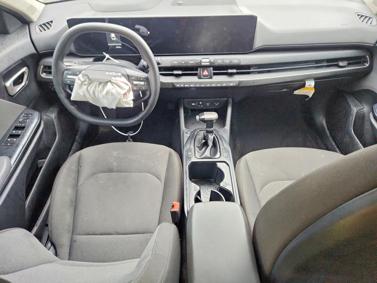 2025 KIA K4 LXS photo 8