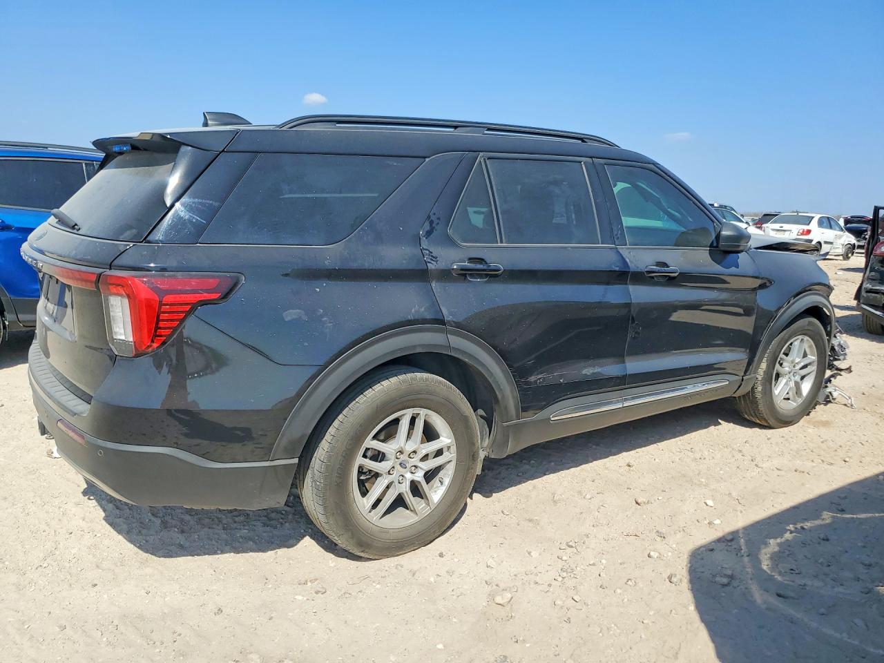 2025 FORD EXPLORER photo 3