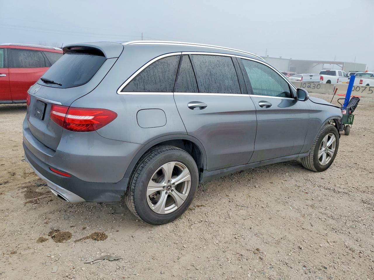2018 MERCEDES-BENZ GLC 300 photo 3
