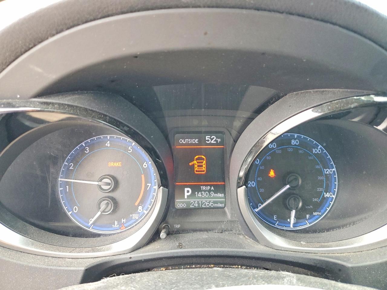 2014 TOYOTA COROLLA S PLUS photo 9