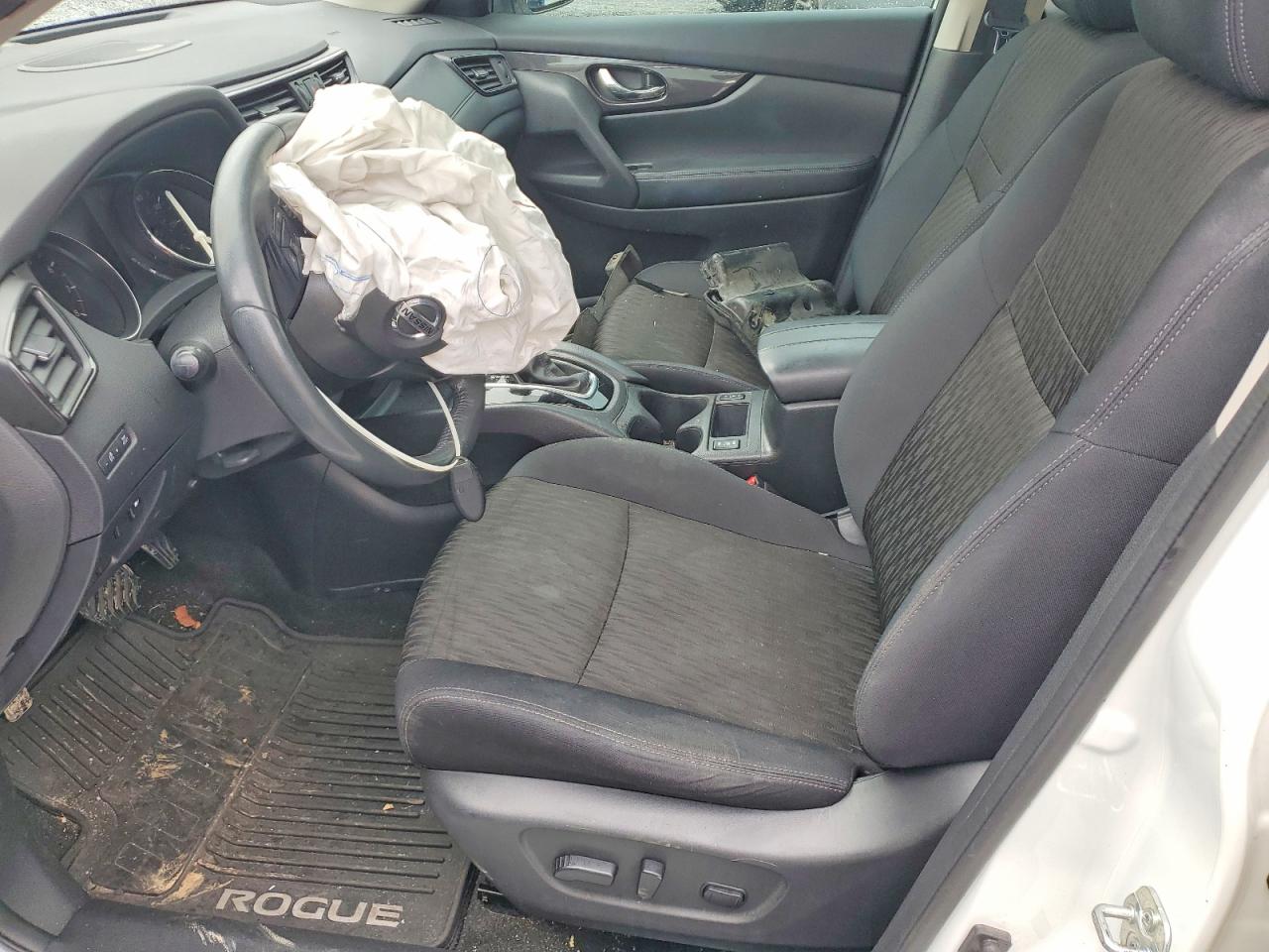 2018 NISSAN ROGUE photo 19
