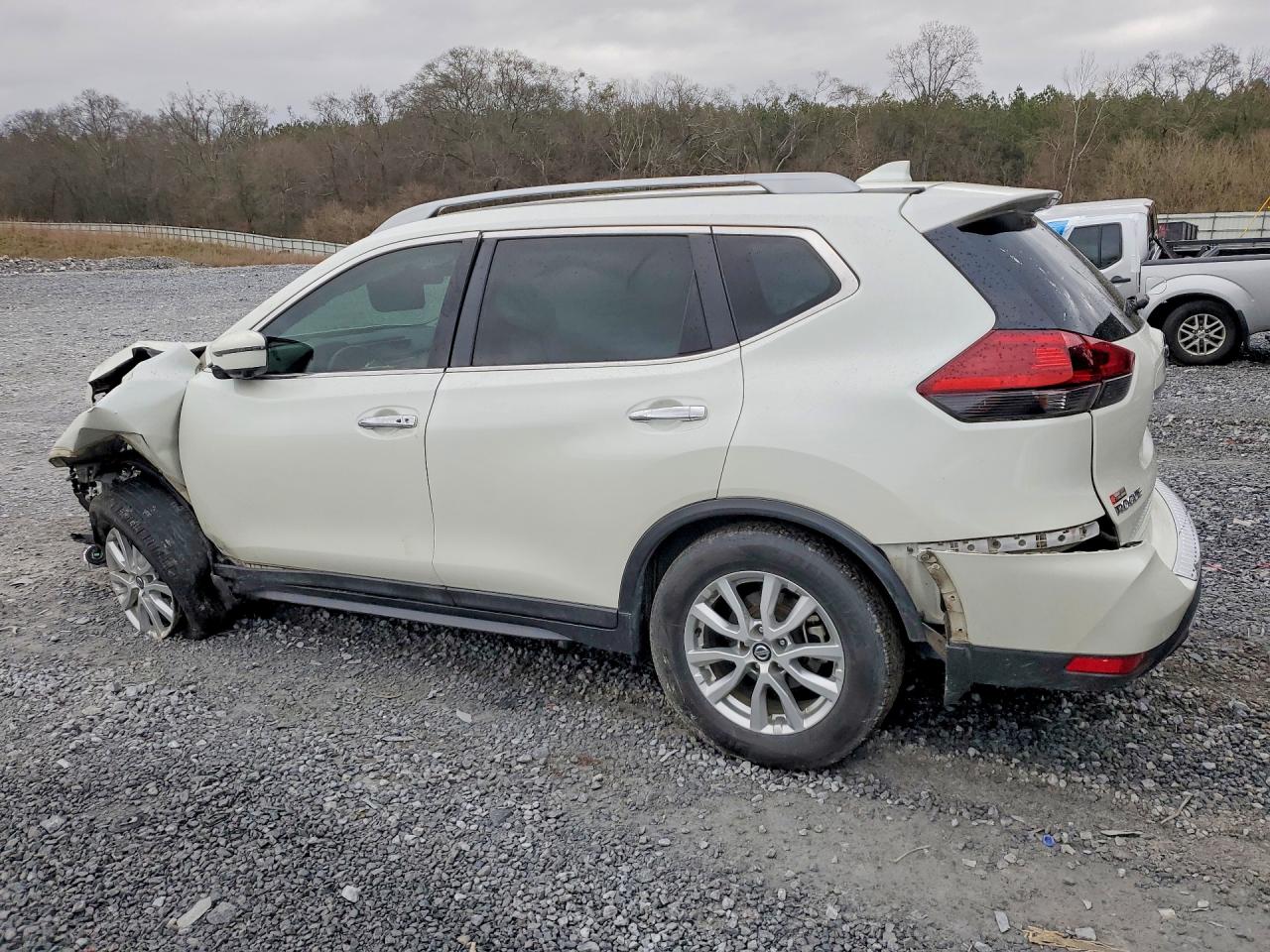 2018 NISSAN ROGUE photo 4
