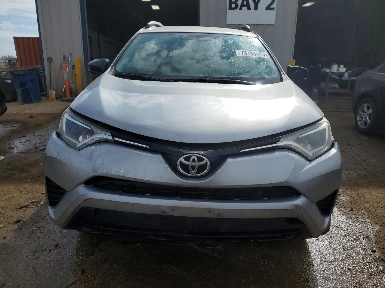 2016 TOYOTA RAV4 LE photo 5