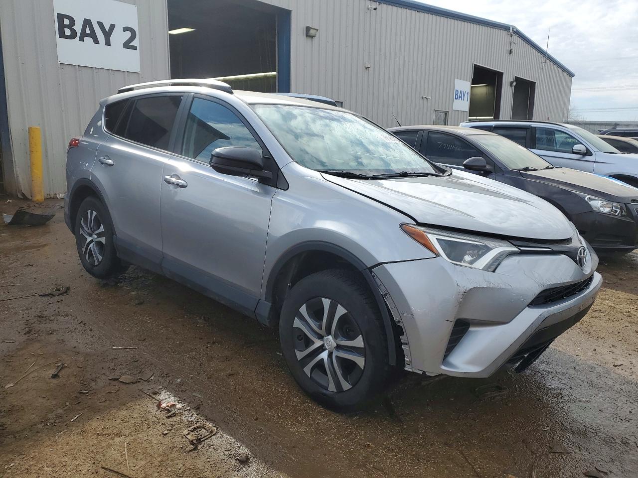 2016 TOYOTA RAV4 LE photo 4