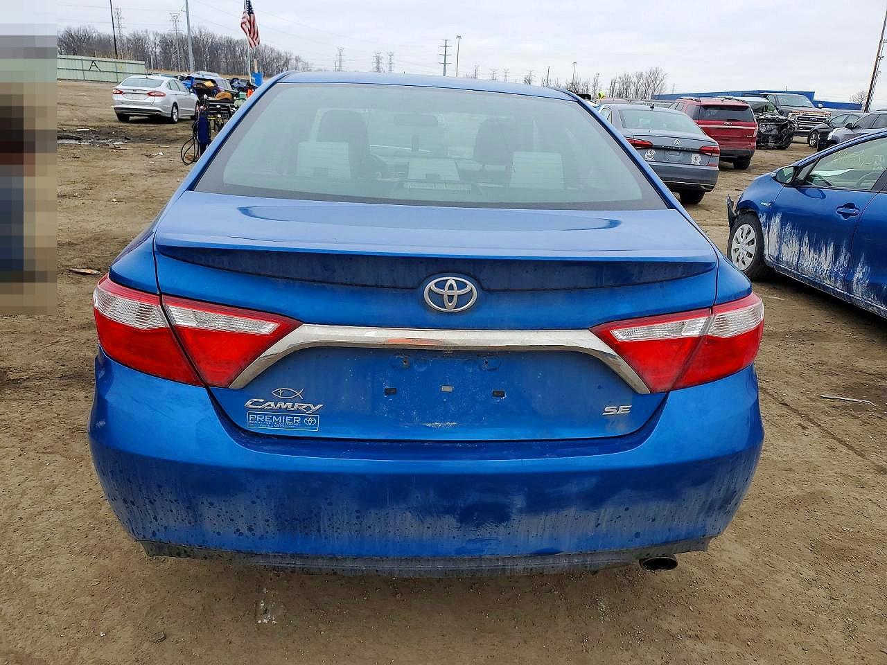 2017 TOYOTA CAMRY SE photo 16