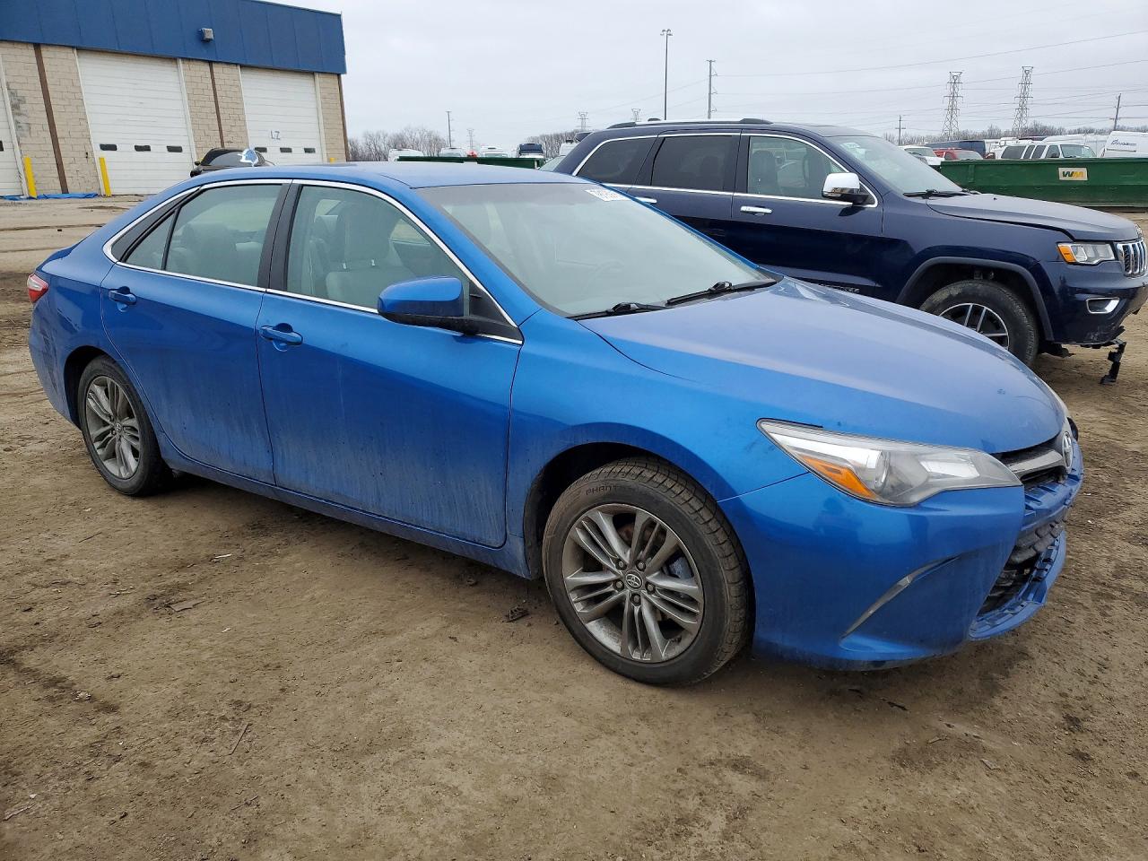 2017 TOYOTA CAMRY SE photo 10