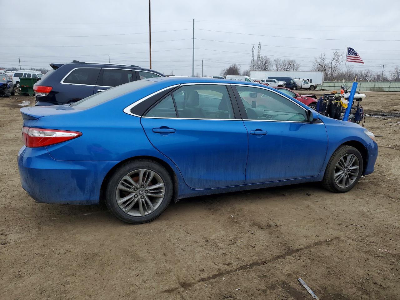 2017 TOYOTA CAMRY SE photo 7