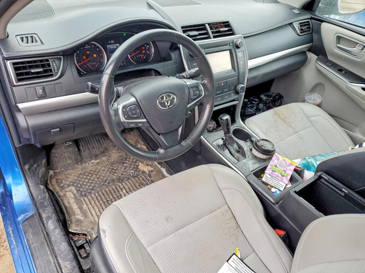 2017 TOYOTA CAMRY SE photo 22