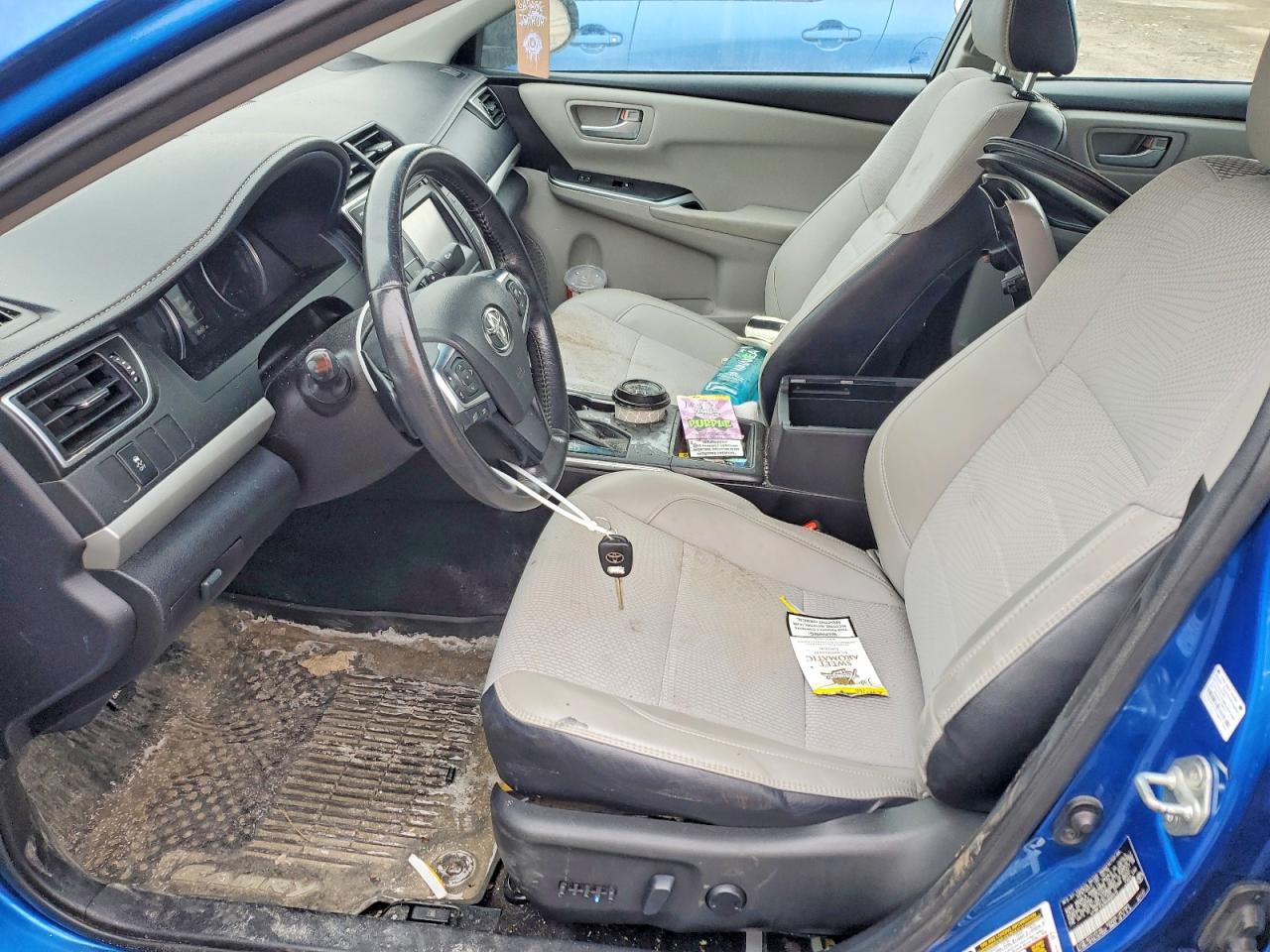 2017 TOYOTA CAMRY SE photo 19