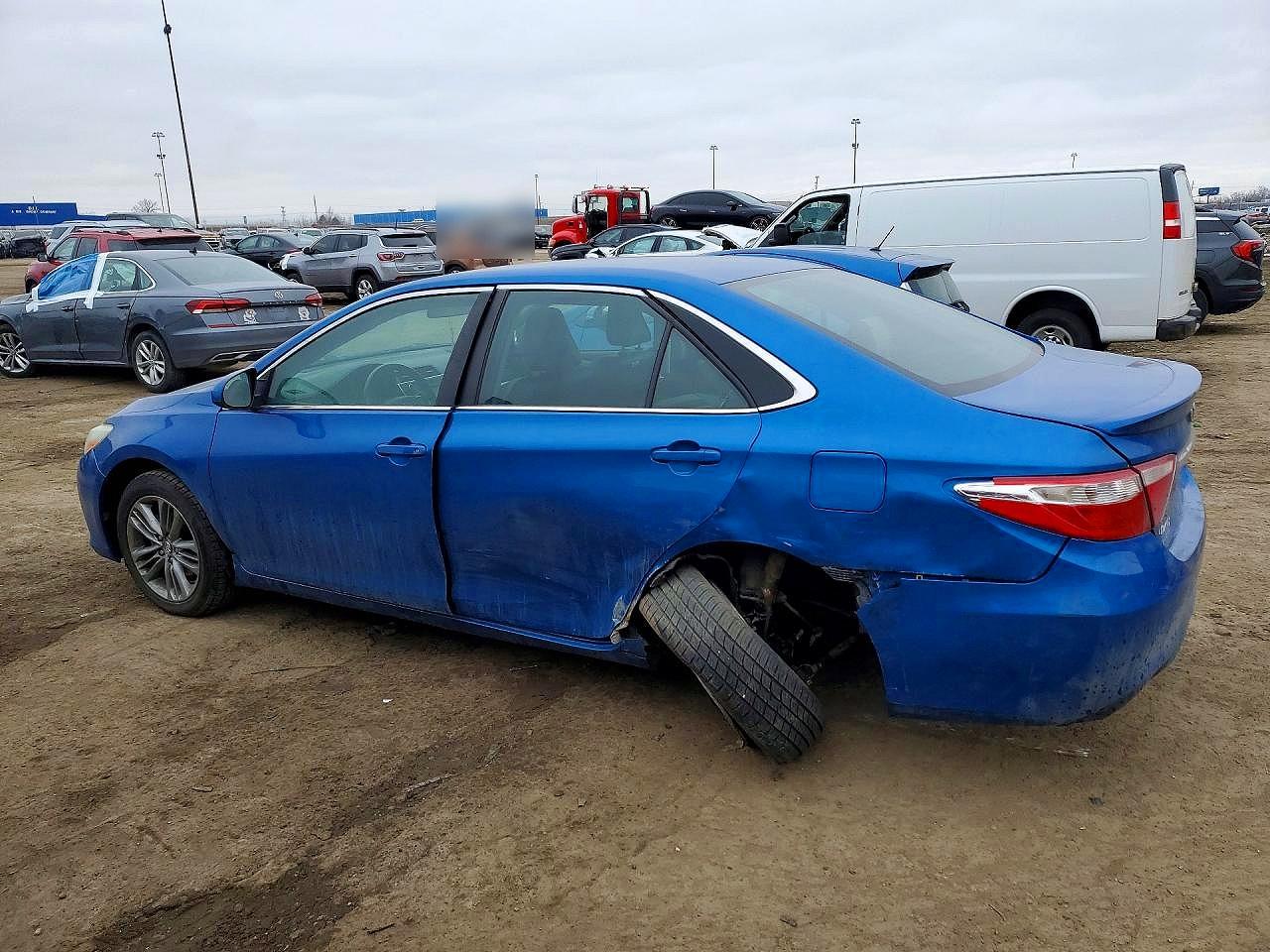 2017 TOYOTA CAMRY SE photo 4