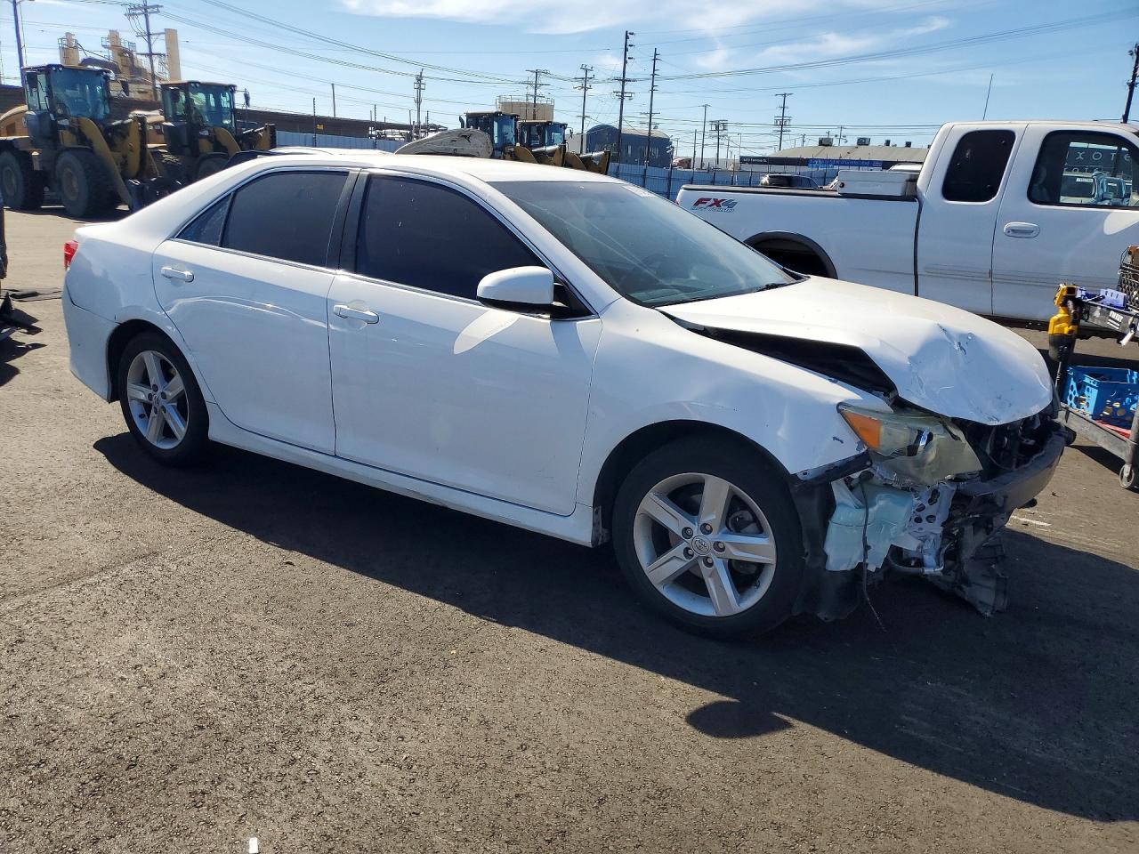 2014 TOYOTA CAMRY SE photo 7