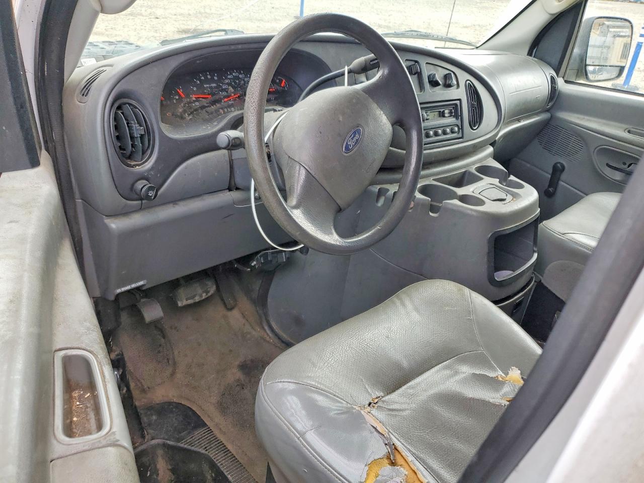 2004 FORD E250 UTILITY / SERVICE VAN photo 8