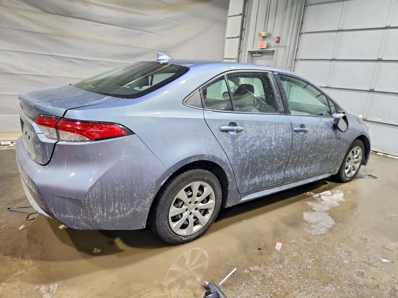 2021 TOYOTA COROLLA LE photo 3