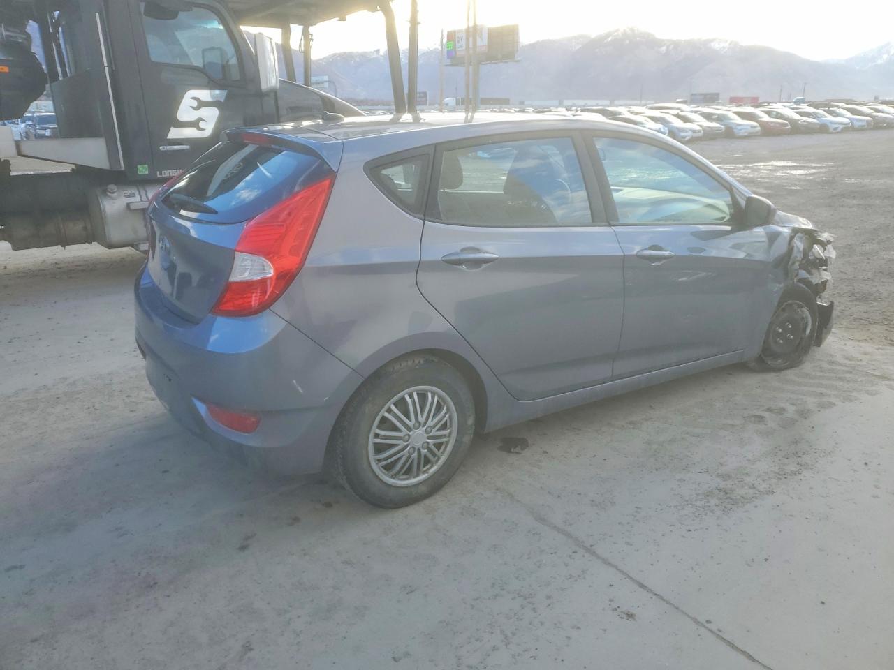 2017 HYUNDAI ACCENT SE photo 3