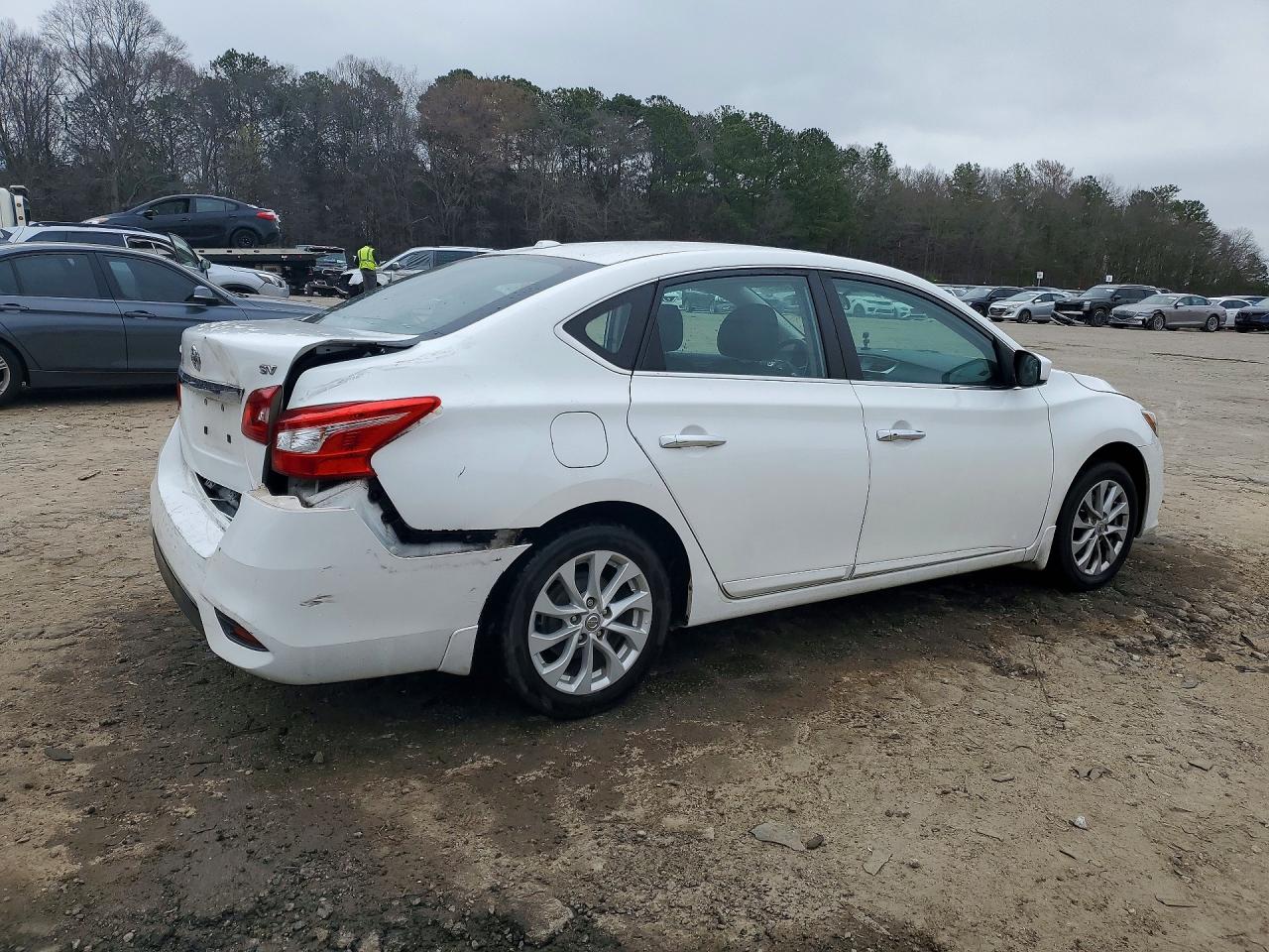2018 NISSAN SENTRA SV photo 3