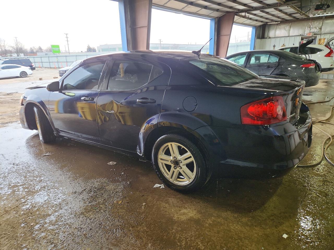2012 DODGE AVENGER SXT photo 2