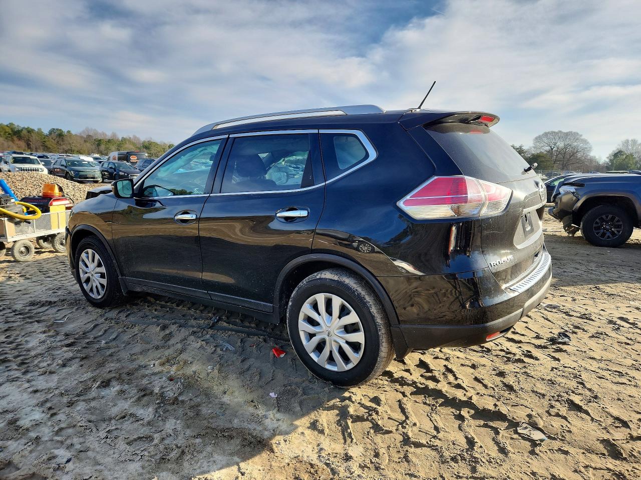 2016 NISSAN ROGUE S photo 2