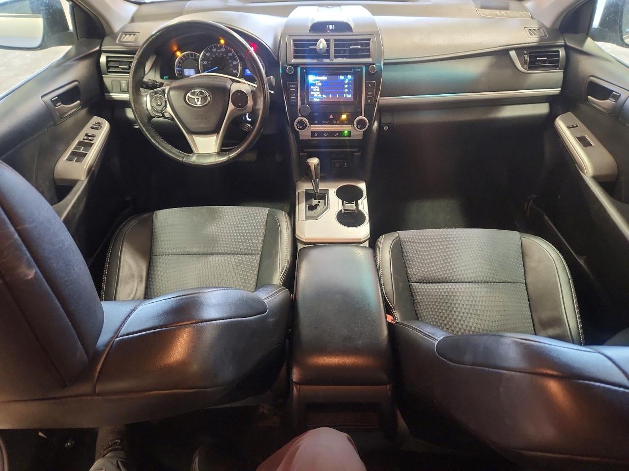 2012 TOYOTA CAMRY SE photo 15
