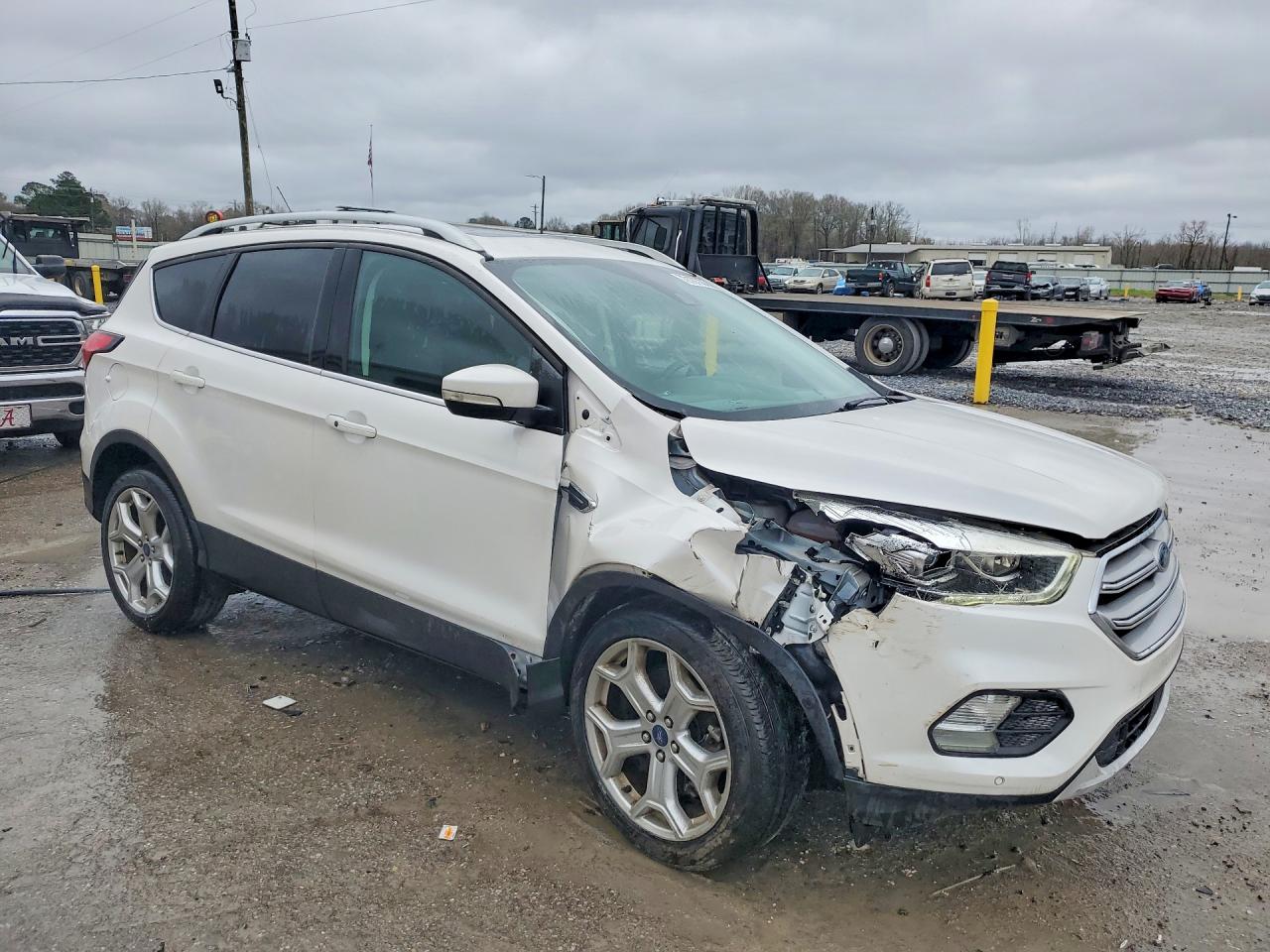 2019 FORD ESCAPE TITANIUM photo 4