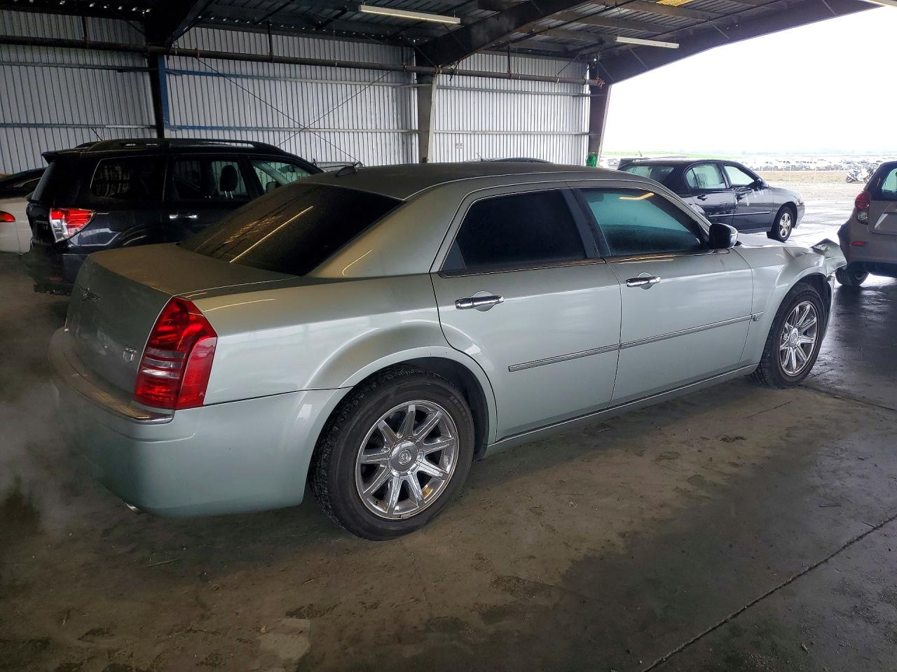 2006 CHRYSLER 300C photo 3