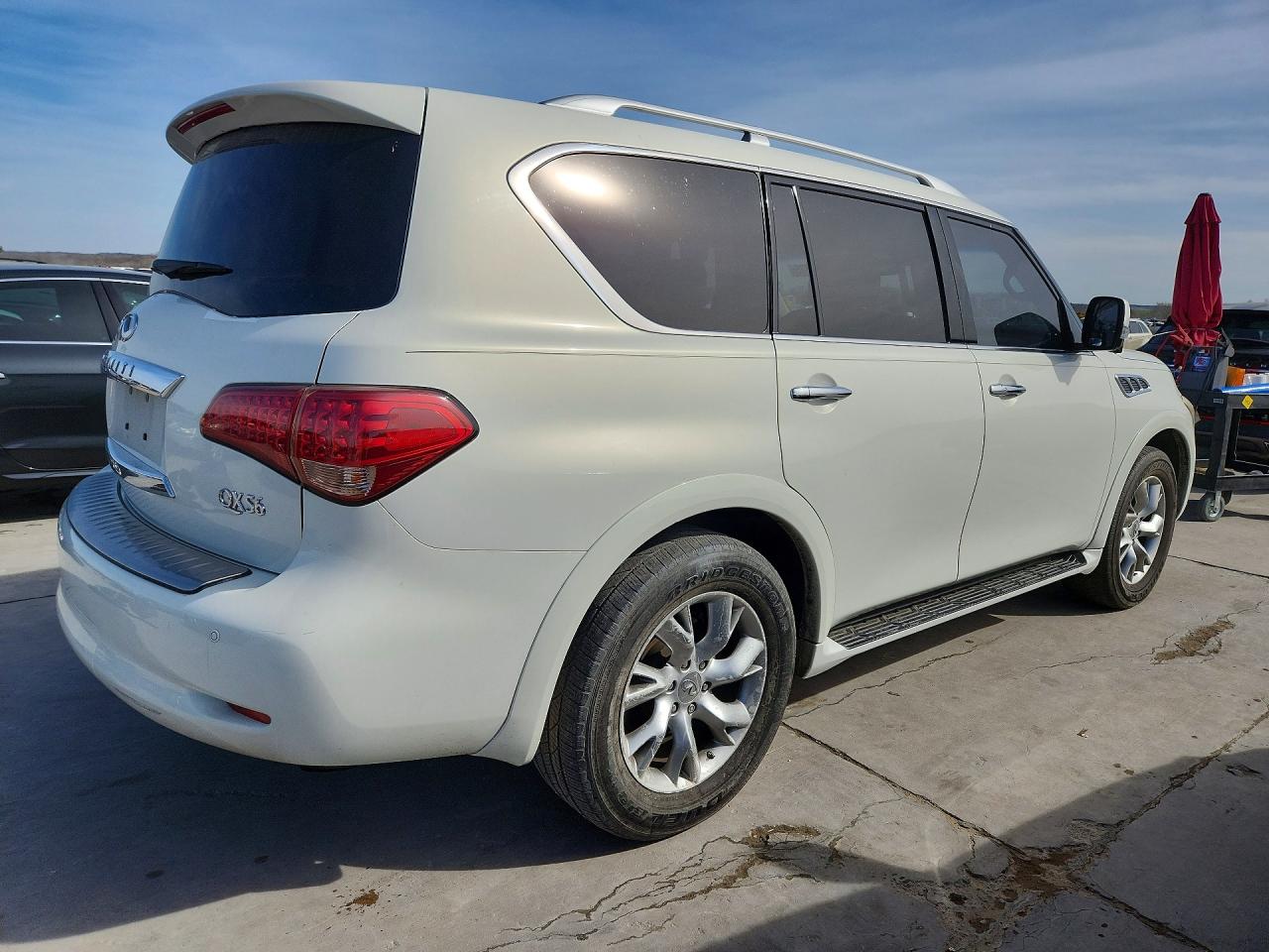 2013 INFINITI QX56 BASE photo 5
