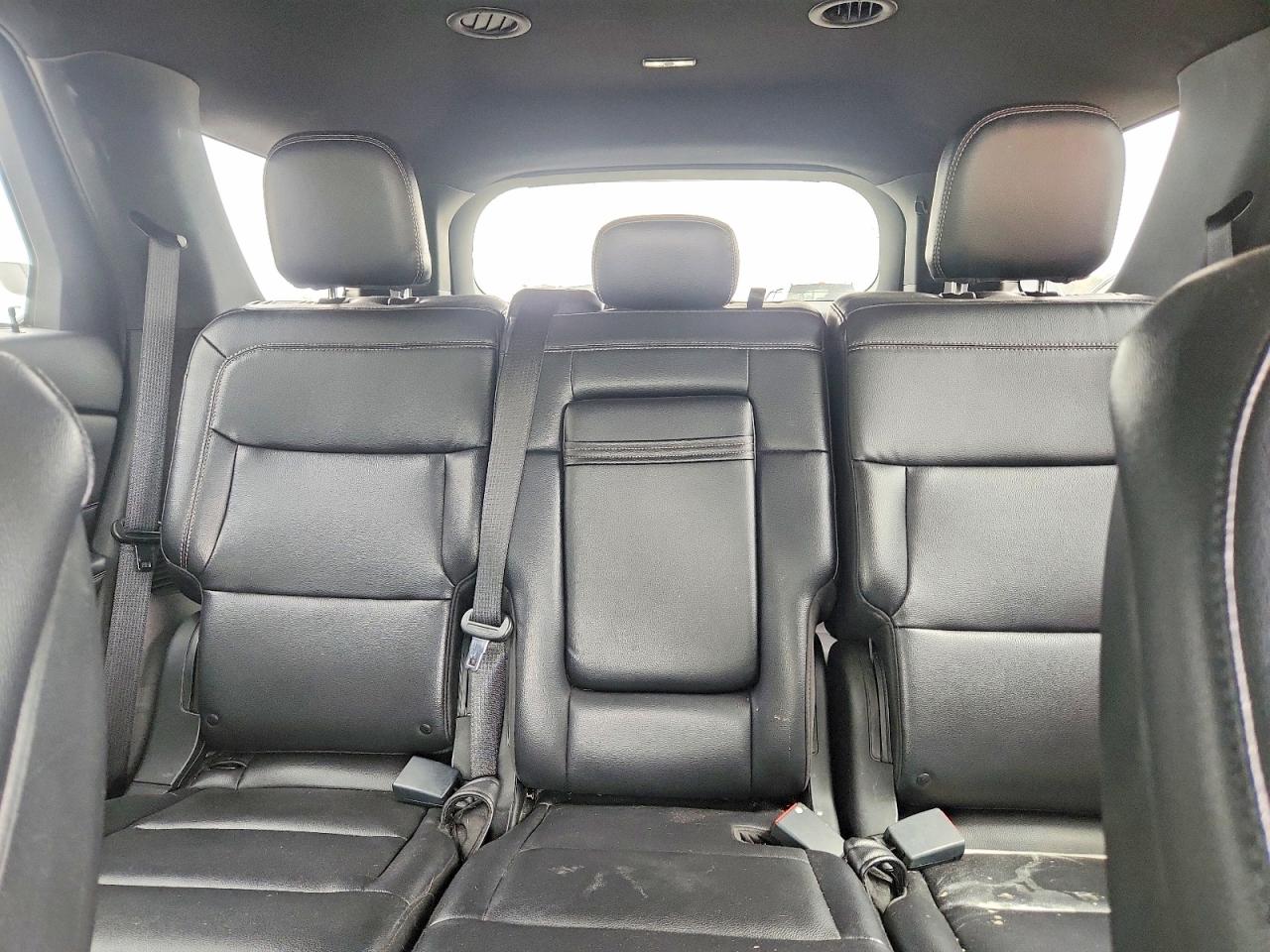 2020 FORD EXPLORER XLT photo 10