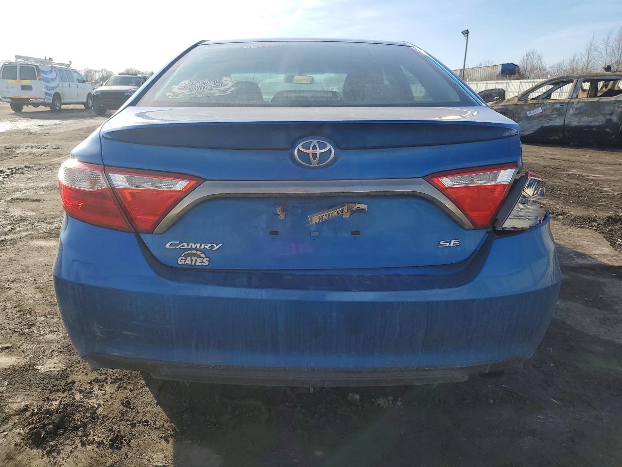 2017 TOYOTA CAMRY SE photo 16
