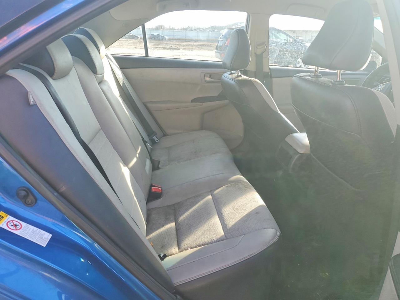 2017 TOYOTA CAMRY SE photo 28