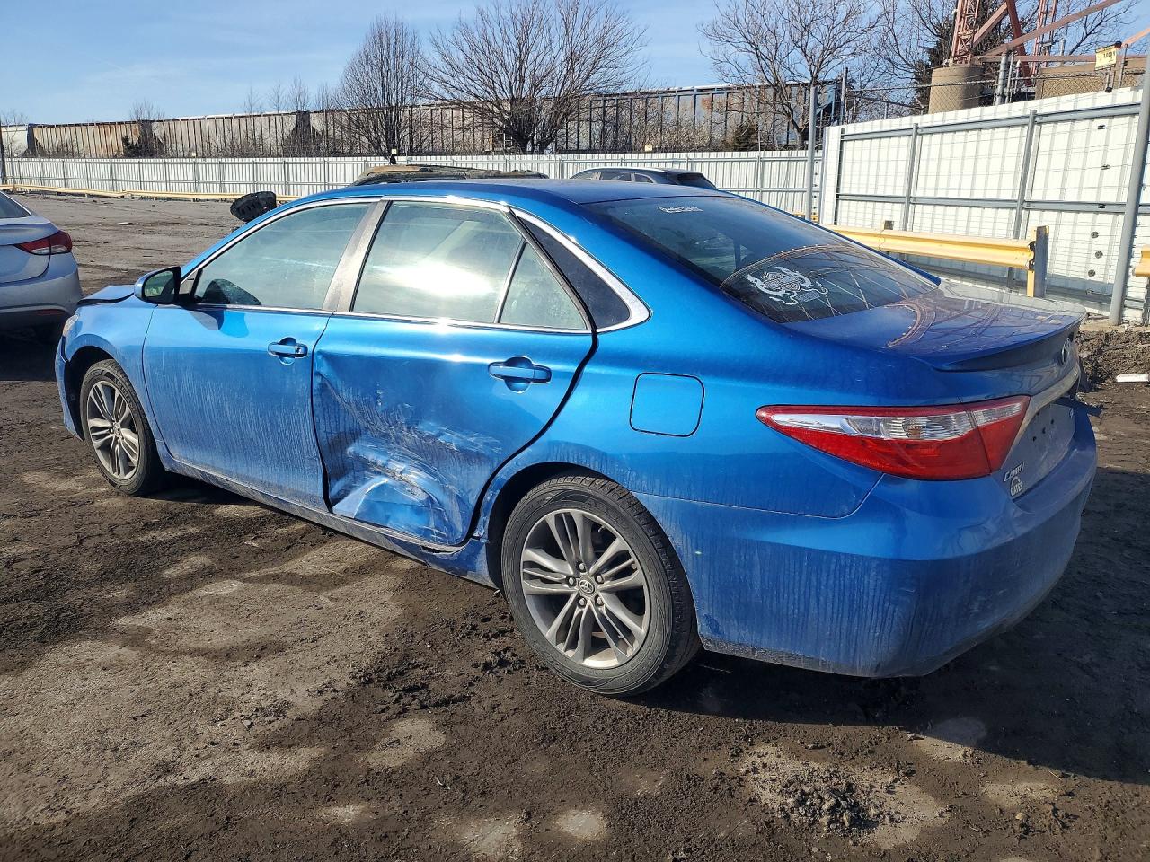 2017 TOYOTA CAMRY SE photo 4