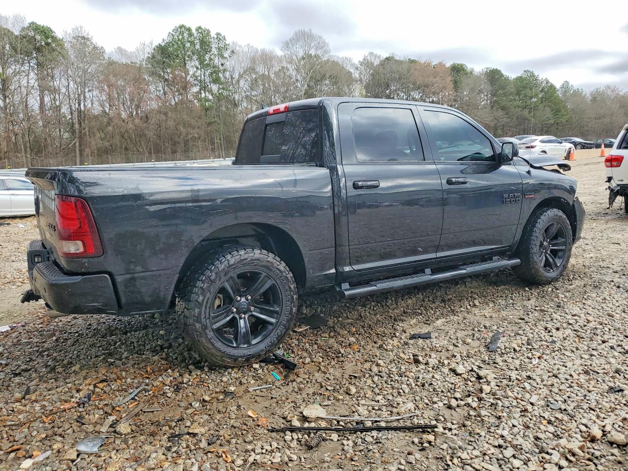 2017 RAM 1500 SPORT photo 3