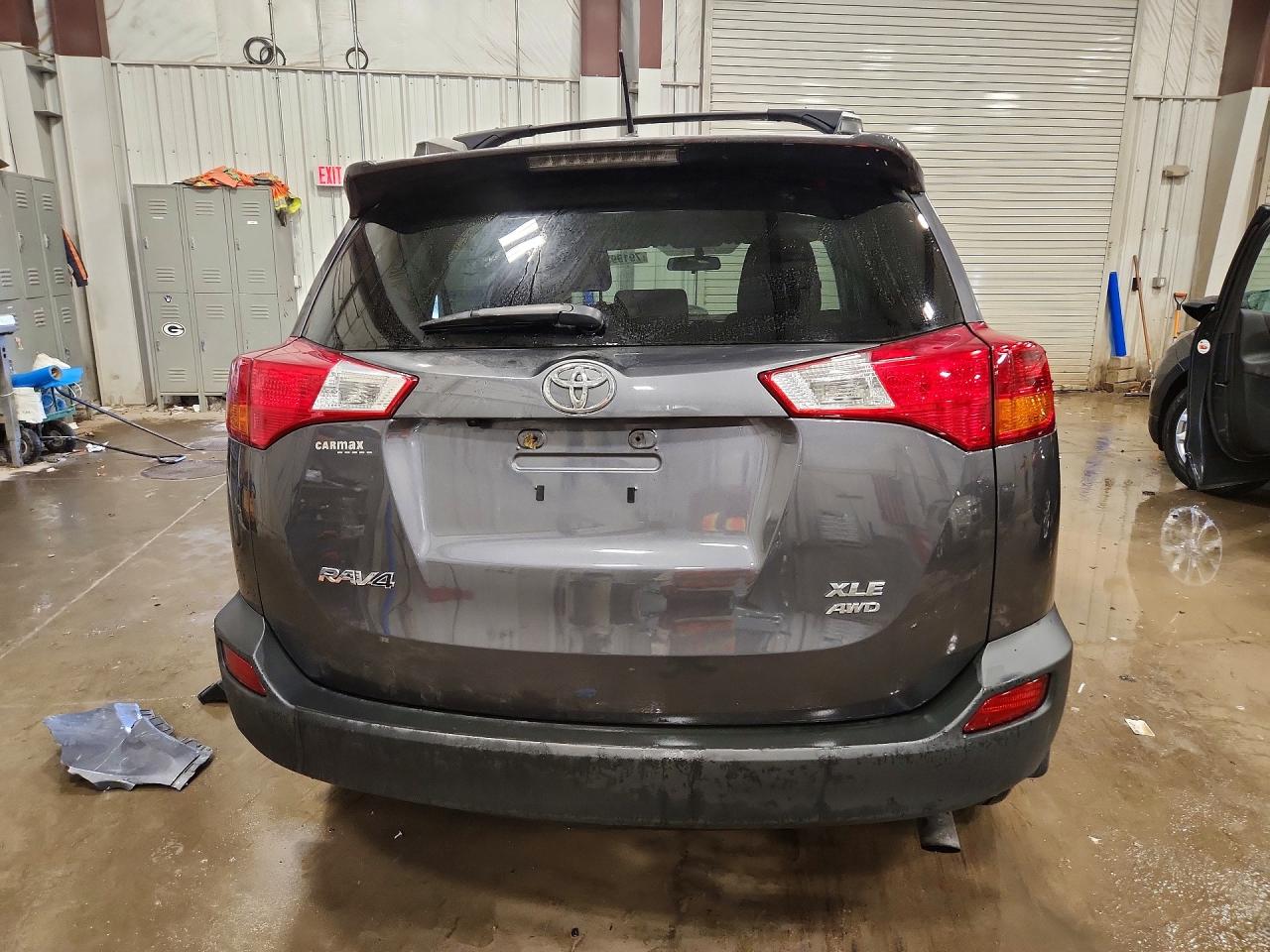 2013 TOYOTA RAV4 XLE photo 11