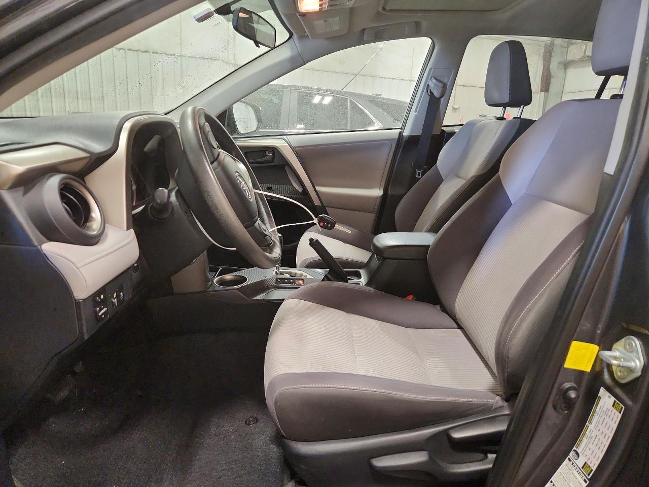2013 TOYOTA RAV4 XLE photo 13
