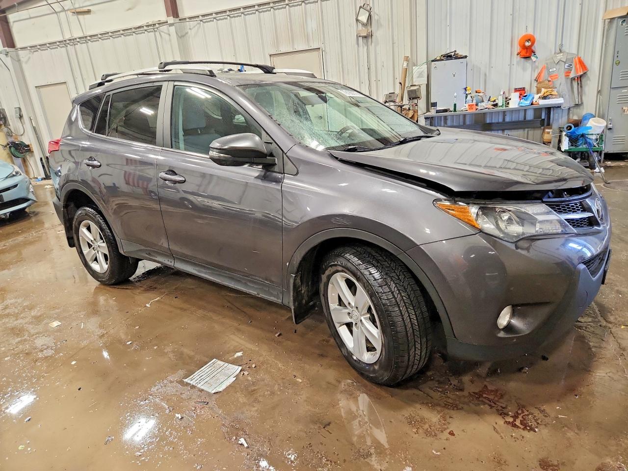 2013 TOYOTA RAV4 XLE photo 7