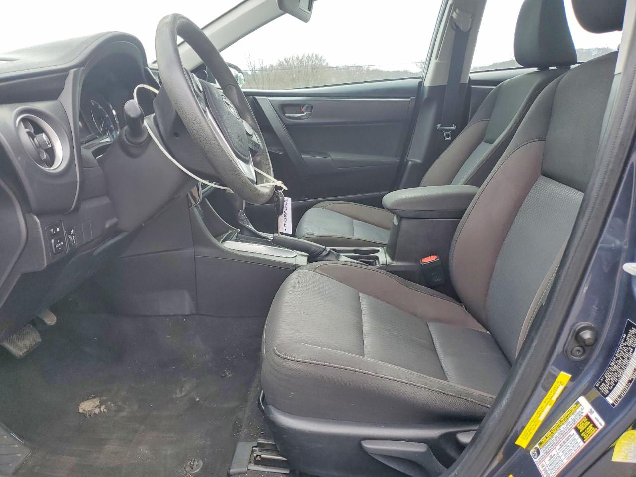 2018 TOYOTA COROLLA LE photo 19