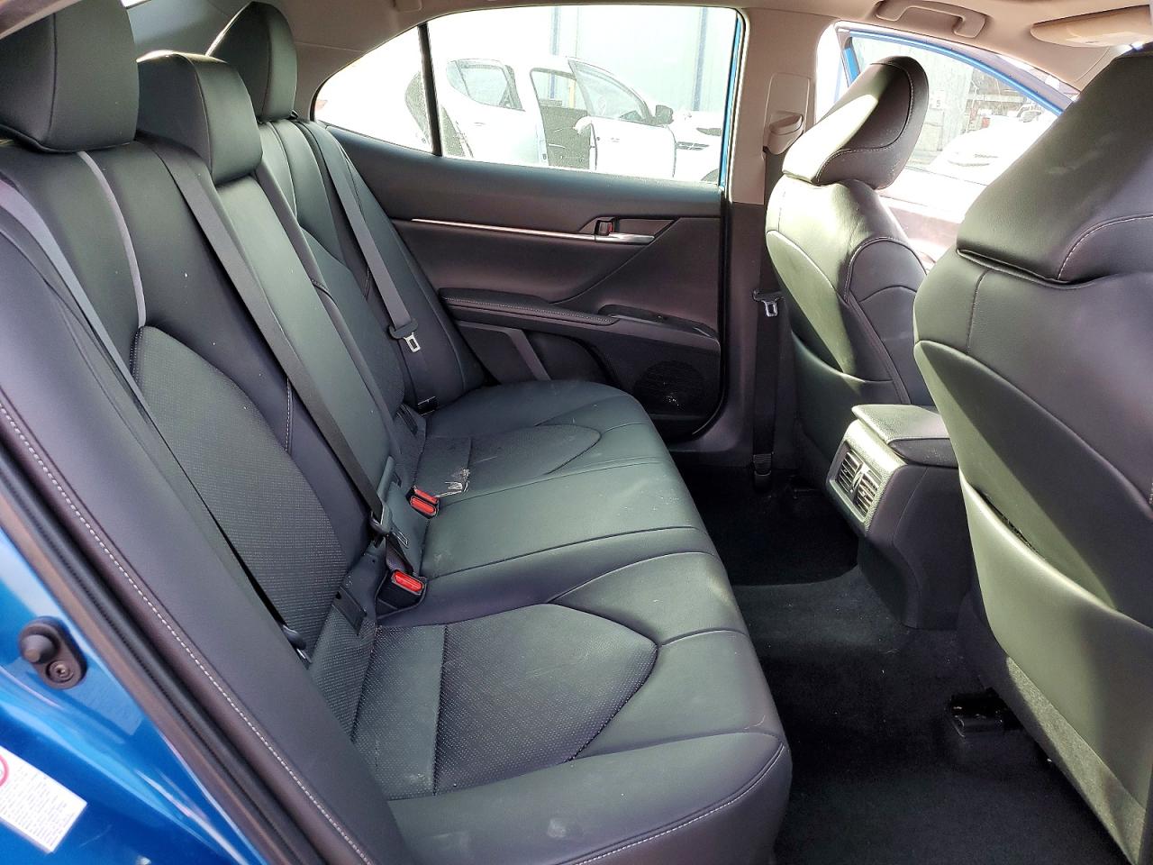 2019 TOYOTA CAMRY XSE photo 19