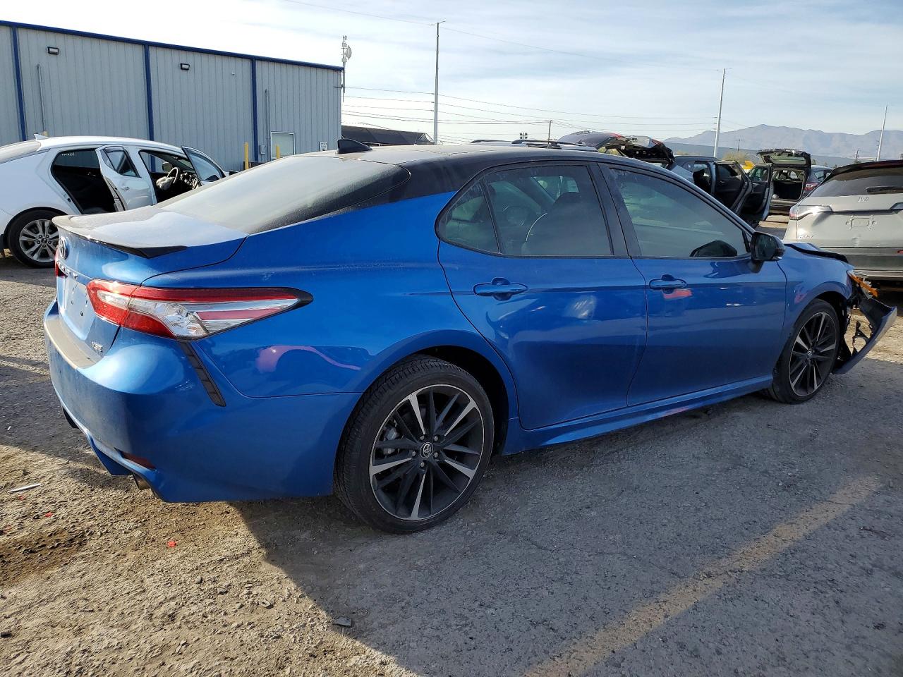 2019 TOYOTA CAMRY XSE photo 5