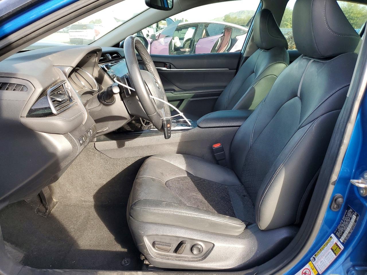 2019 TOYOTA CAMRY XSE photo 13