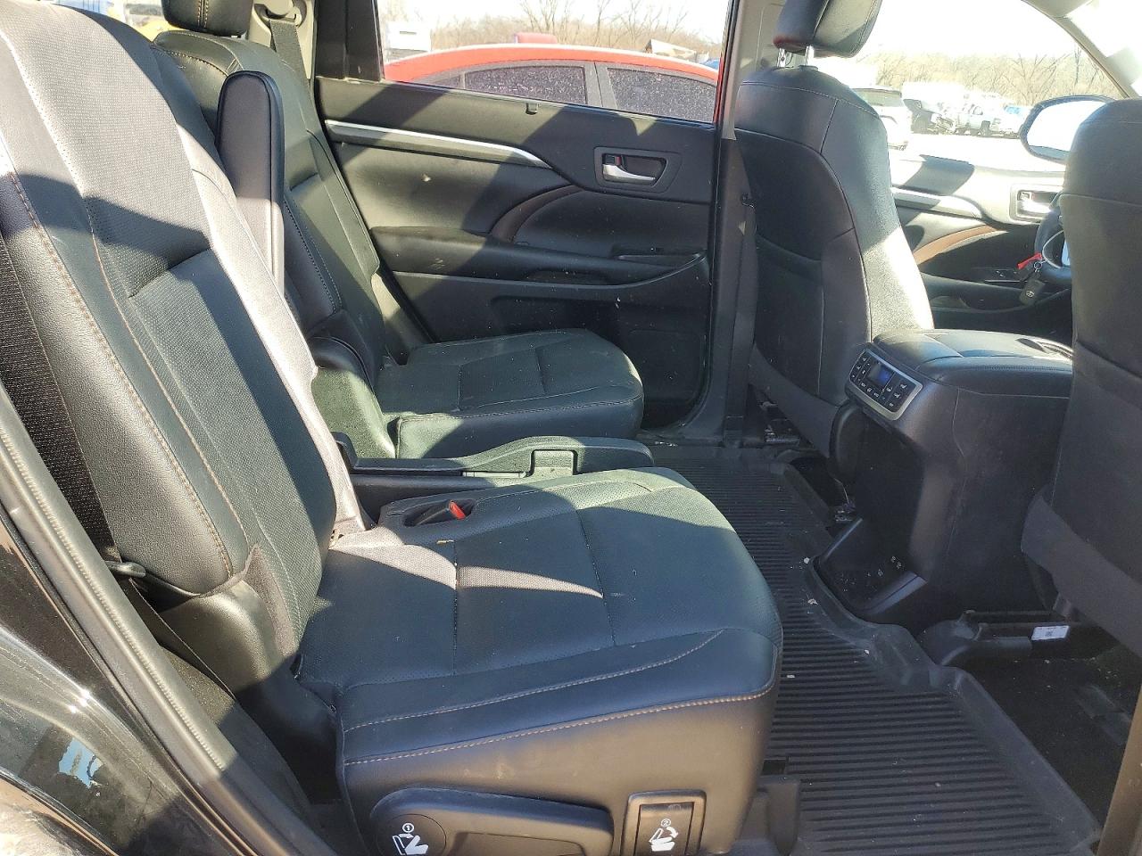 2019 TOYOTA HIGHLANDER LIMITED PLATINUM photo 11