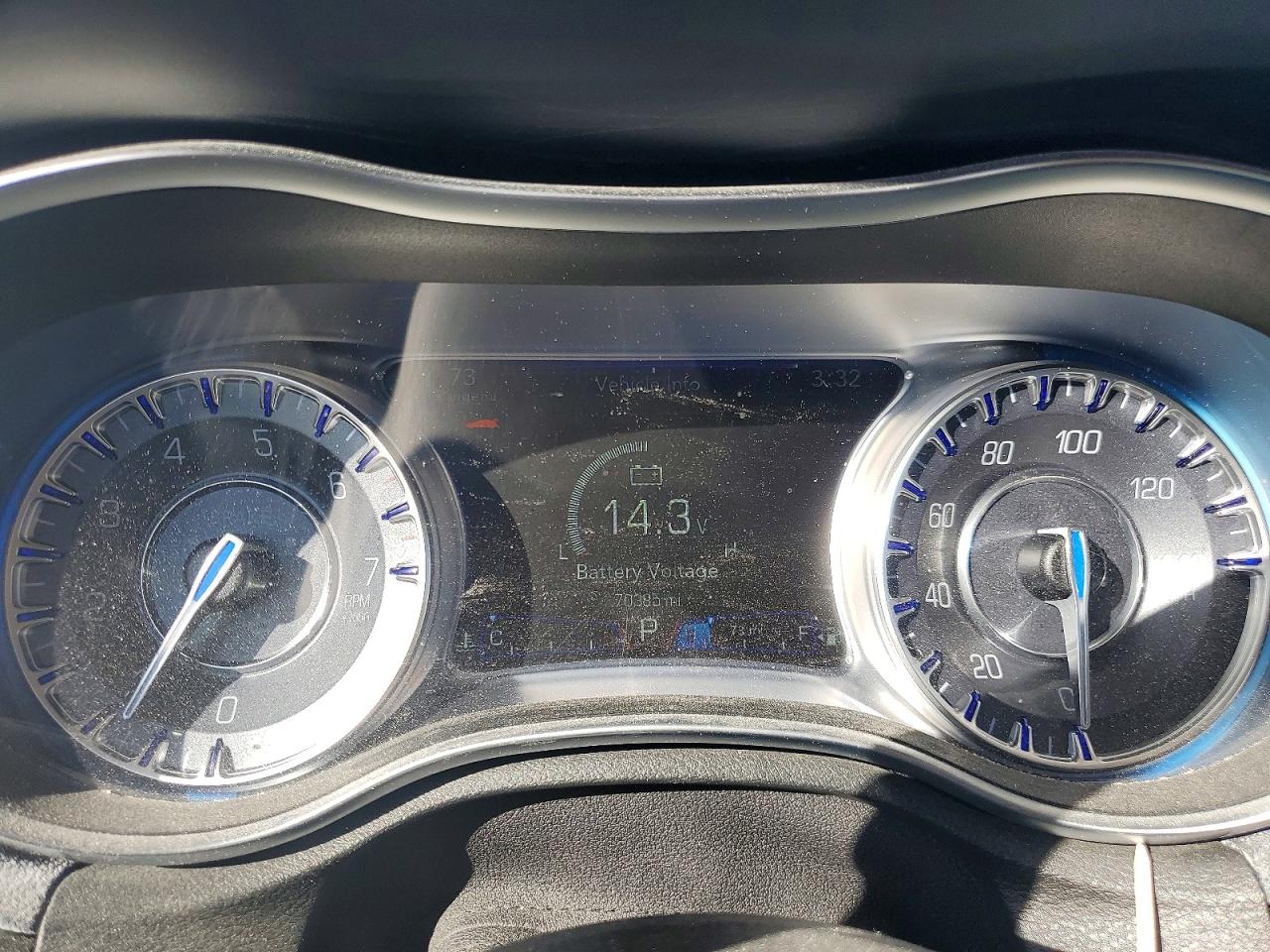 2016 CHRYSLER 300 LIMITED photo 9