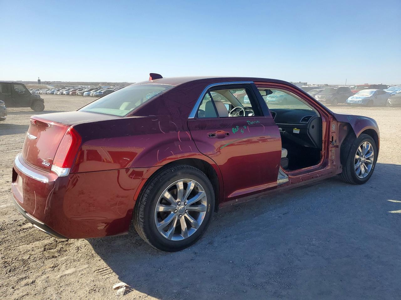 2016 CHRYSLER 300 LIMITED photo 3