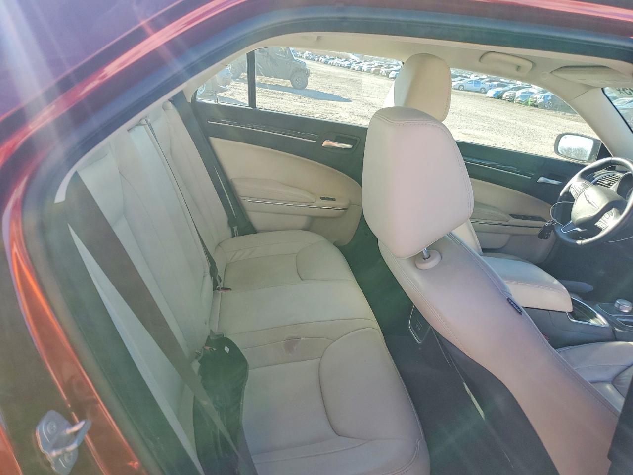 2016 CHRYSLER 300 LIMITED photo 10