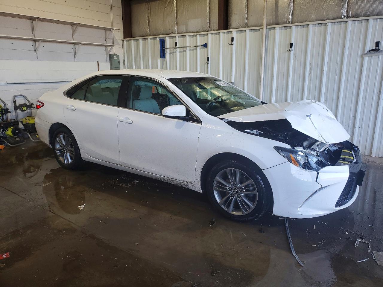 2015 TOYOTA CAMRY SE photo 4