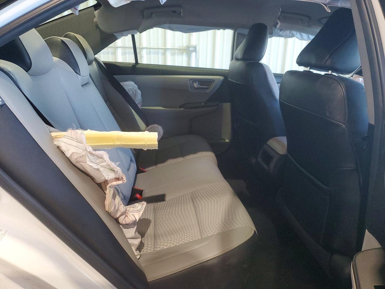 2015 TOYOTA CAMRY SE photo 10
