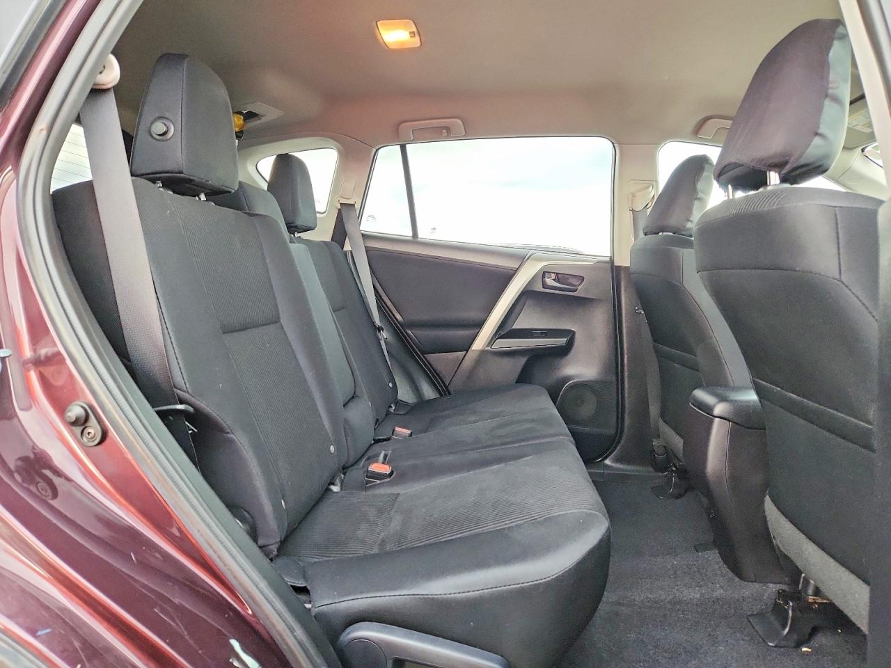 2017 TOYOTA RAV4 LE photo 11